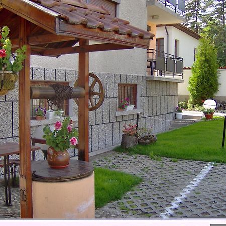 Family Hotel Emaly 1 Bankya Exterior photo