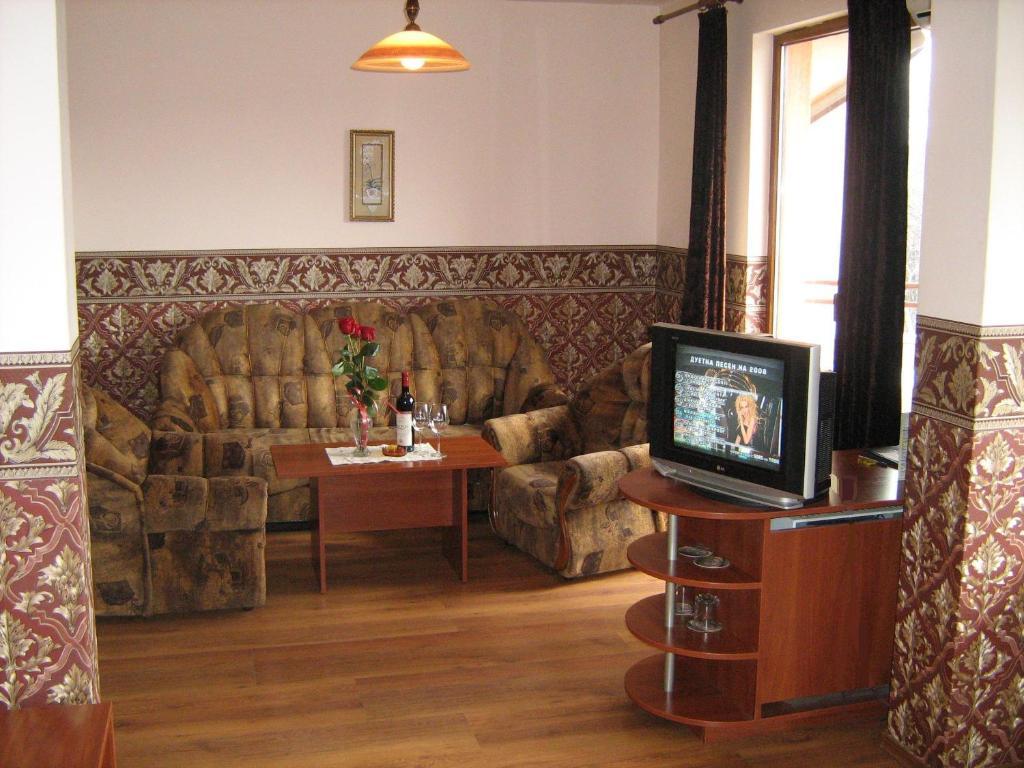 Family Hotel Emaly 1 Bankya Exterior photo