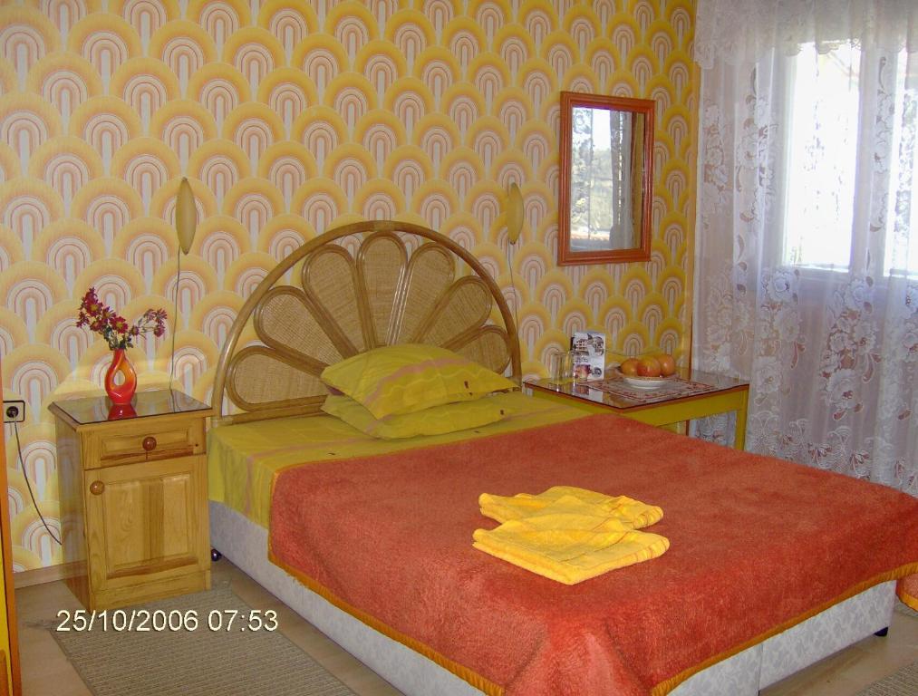 Family Hotel Emaly 1 Bankya Room photo